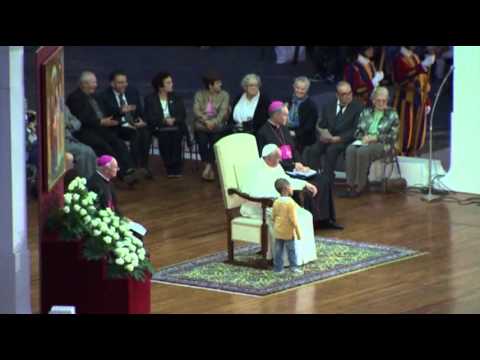 Raw: Boy Steals Spotlight From Pope Francis