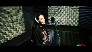 Watch Davina Beauty In The Beast video