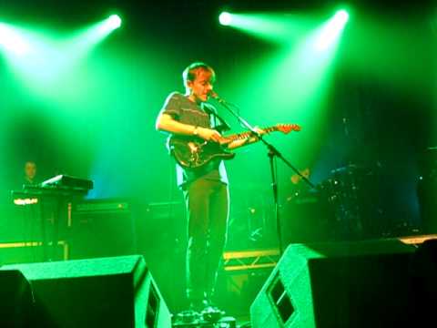 Bombay Bicycle Club finishing their encore with The Giantess and Emergency 