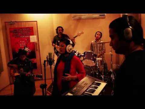 Madhuparna singing cover of Aankhon...