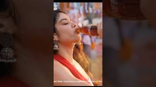 Janhvi Kapoor Playing Holi