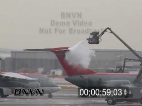 1/10/2005 Video of airplanes being de-iced