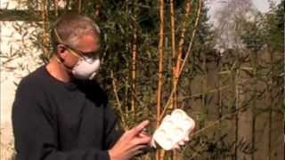 Priming Colour De Verre Molds With Mr-97 Boron Nitride Spray