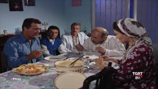 1993 Yilinda Tgrt İçi̇n Çeki̇len Di̇zide Aldiğim Murat İsmi̇nde Zeynebi̇n Sevgili̇si̇ Rölünden Bi̇r Sahnem