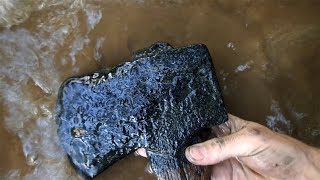 Searching the River! - Found bag of Money, Axe, Pocket Knife and Gold... Searching the River! - Found bag of Money, Axe, Pocket Knife and Gold...