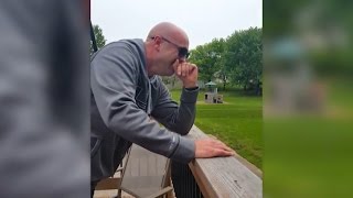 Colorblind Artist Breaks Down in Tears Seeing Colors for First Time Colorblind Artist Breaks Down in Tears Seeing Colors for First Time