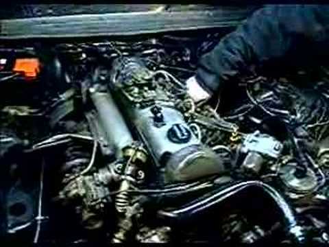 Mercedes-Benz W123 300D Turbo Diesel Engine Running