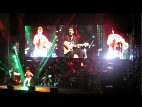 Sonu Nigam singing Ae Mere Pyare Watan song