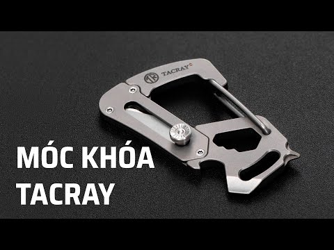 Trên tay móc khóa Tacray titanium có tích hợp lưỡi dao