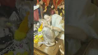 Niharica Raizada Radiates Elegance In Traditional Indian Attire While Seeking Bappas Divine Blessin