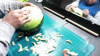 Watermelon carving of flowers