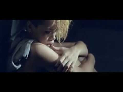 Video Rihanna Russian Roulette (official video)