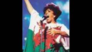 Watch Shirley Bassey It Must Have Been Love video