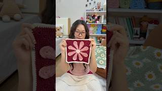Crochet A Retro Daisy Granny Square Pillow Cover