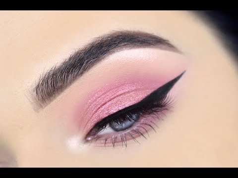 HOW TO: Winged Eyeliner for Hooded Eyes - YouTube