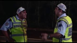 Kolpaçino - Polis Çevirme Sahnesi | Yok Amına ! | HD Komik