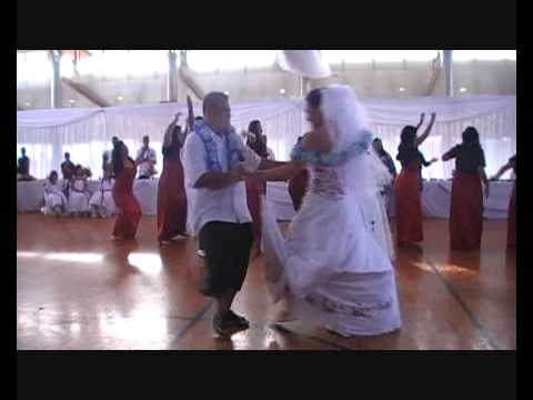 Cool as Samoan wedding bridal party dance