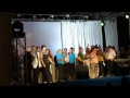 Tots els karaokenianos cantant la can... Tots els karaokenianos cantant la can...