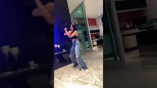 Beca Silva Dançando Na Mansão Loures