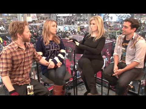 SETH GREEN And CLARE GRANT Preview New Season of ROBOT CHICKEN @ NYCC2013 | Video