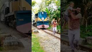 টরনর একসডনট সরটস ভডও Baby Safe For Train Accident