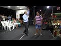 Ele foi curado da perna!