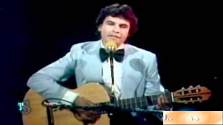 Watch Juan Gabriel A Mi Guitarra video