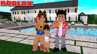 OUR FAMILY SUMMER ROUTINE in BLOXBURG | Roblox Roleplay