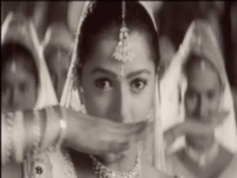 Odhani Od Ke Naachoon Odhani Song by Pallvi