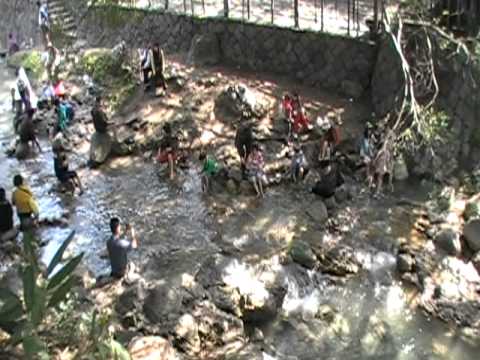 台湾　北投温泉の川湯