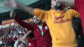 Beşiktaş deplasmanında Galatasaray tribünü Beşiktaşlıları trollüyor