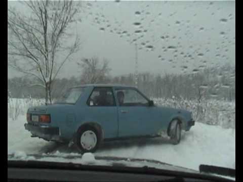 Toyota Corolla DX KE70 snow drift 2