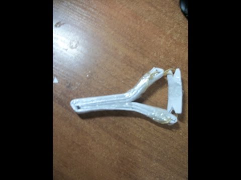 Смотреть как сделать рогатку из бумаги