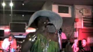 Watch Yahzarah Rooftop video