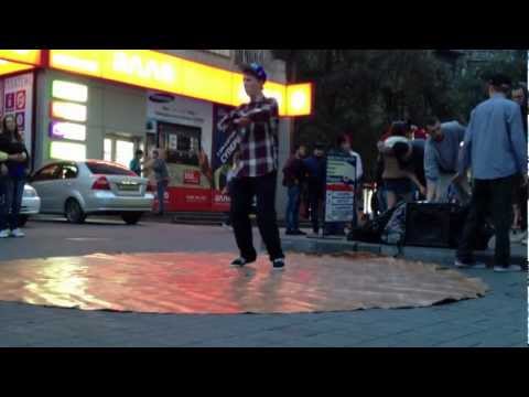 Glimpse - Street Performers in Kiev, Ukraine (Dubstep Worldwide)