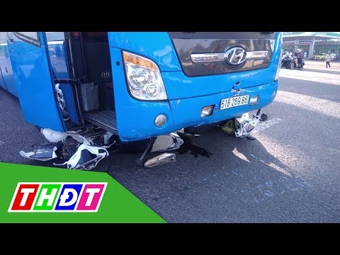 Đồng Nai: Xe khách tông hàng loạt xe máy dừng đèn đỏ | THDT