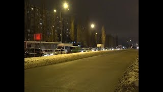 Видео Не успели привыкнуть. Новый светофор на проспекте Молодежный собирает пробки от 9 Канал Старый Оскол, Молодёжный проспект, Старый Оскол, Россия