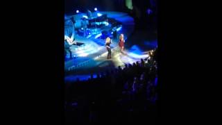Watch Trisha Yearwood Prizefighter feat Kelly Clarkson video