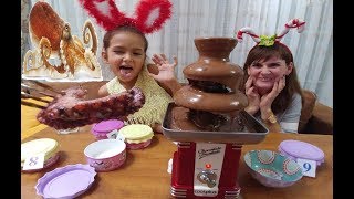 Çi̇kolata Şelalesi̇ Challenge Yaptik.ahtapot,Çi̇ğköfte,Salam Neler Var Neler, Eğlenceli Challenge Video
