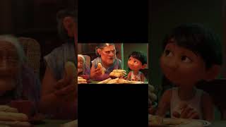 Yo Dije Vas A Querer Más Tamales? La Abuela Le Da Chanclarasos Xd