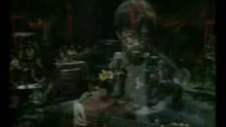 Watch Elakelaiset Kuka Humpan Seisauttaa video