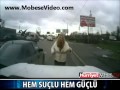 Rus Kadına Arkadan Çakıyor
