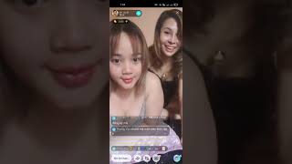 Clip 8 Phút Sáng Sớm 2 Mẹ Con Live Tìm Chai Lếu Lều Em Gái 2K Nói Chuyện Cực Căng