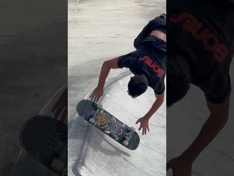 Crazy Hand Stand Trick Killian Martin @NkaVidsSkateboarding #skateboarding #skate #skateboard