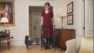 Worlds Tallest And Shortest Women Meet Each Other For First Time