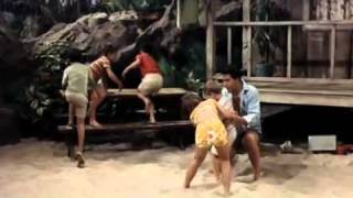Watch Elvis Presley Queenie Wahines Papaya video