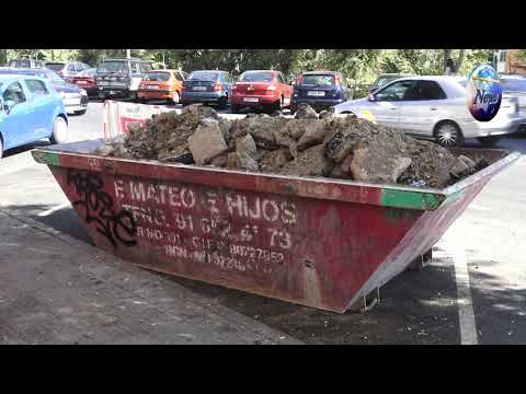 Rotura de una tuberรญa de agua en la avenida de la Caรฑada