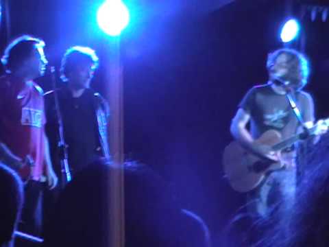 Jonathan Coulton sings Creepy Doll live with Neil Gaiman!