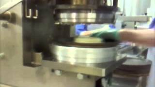 PIZZA MACHINE - John Hunt AM300 Pressing Pizza base (UPDATED VIDEO)