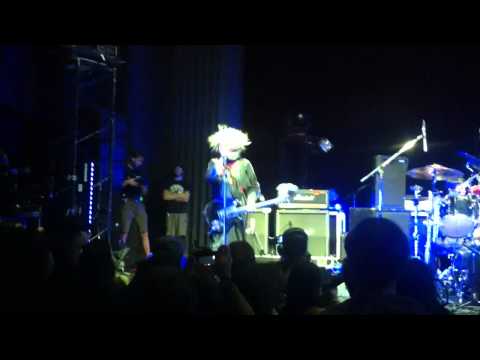 The Melvins - Beginning is The Water Glass, and Evil New War God starts @ Enmore Theater 28 Feb 2011